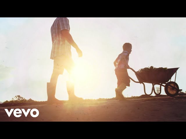 Luke Bryan - Build Me A Daddy (Official Fan Video)